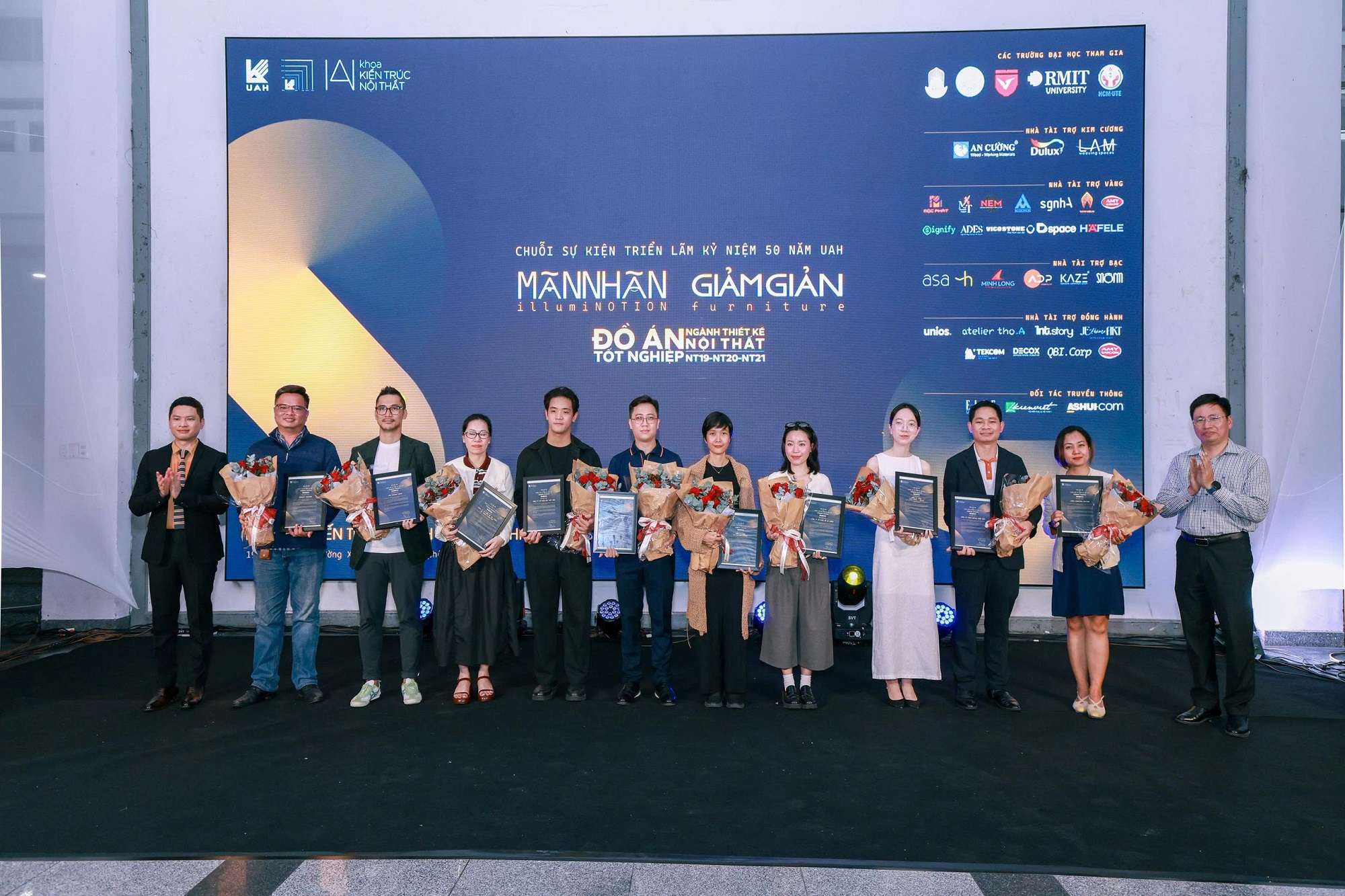 CHẠM VÀO ÁNH SÁNG - ĐÁNH THỨC KHÔNG GIAN TẠI TRIỂN LÃM  "MÃM NHÃN"