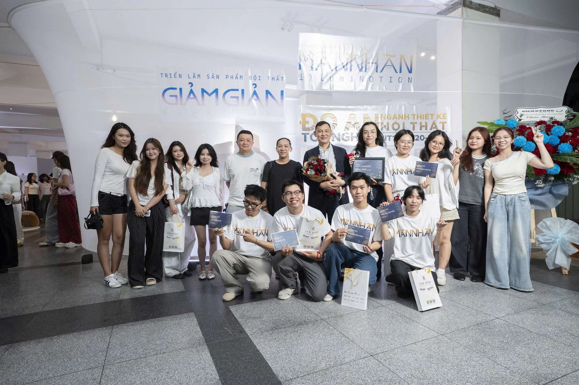 amy-grupo-dong-hanh-cung-trien-lam-man-nhan-nhan-ky-niem-50-nam-uah-15.jpg
