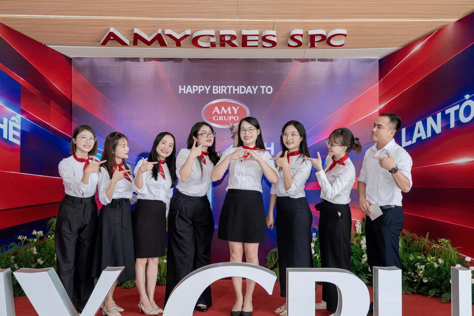 happy-birthday-amy-grupo-11-years-vuon-tam-vi-the-lan-toa-thanh-cong-1.jpg