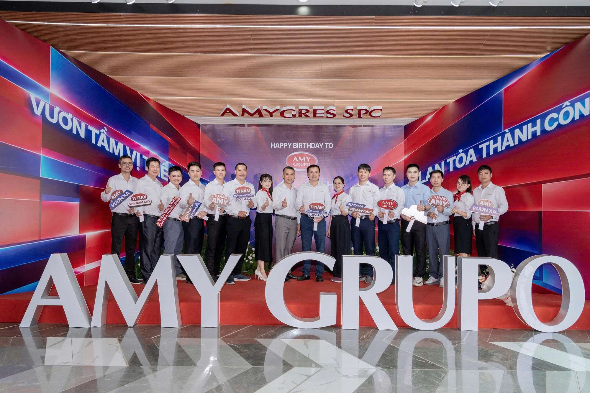 happy-birthday-amy-grupo-11-years-vuon-tam-vi-the-lan-toa-thanh-cong-12.jpg