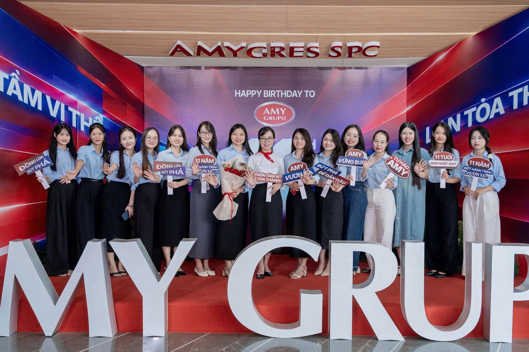 happy-birthday-amy-grupo-11-years-vuon-tam-vi-the-lan-toa-thanh-cong-13.jpg