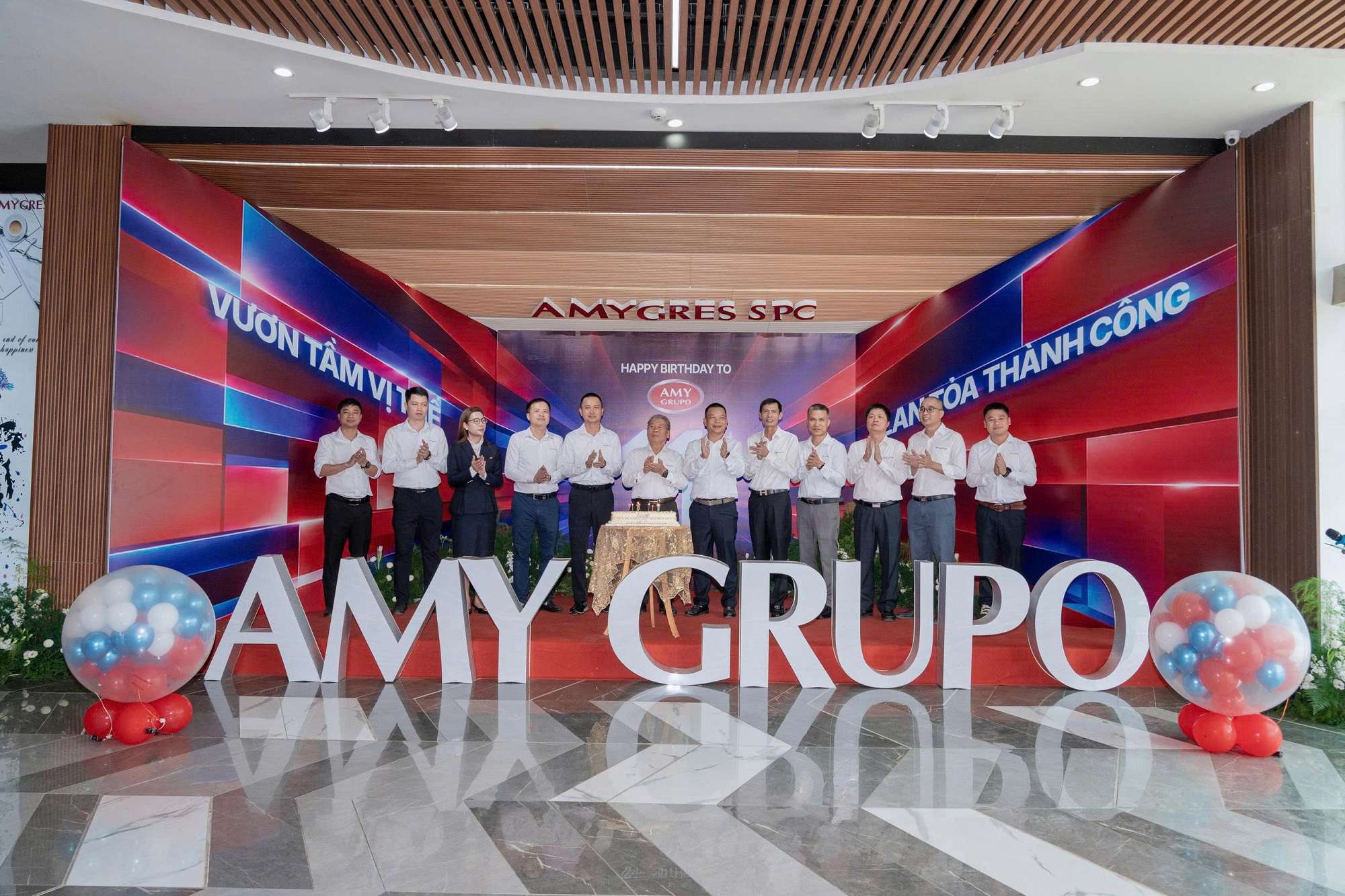 happy-birthday-amy-grupo-11-years-vuon-tam-vi-the-lan-toa-thanh-cong-20.jpg
