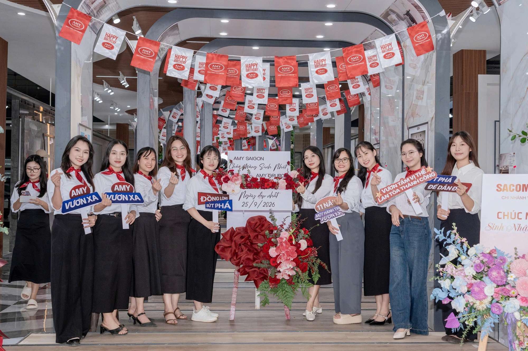 happy-birthday-amy-grupo-11-years-vuon-tam-vi-the-lan-toa-thanh-cong-27.jpg