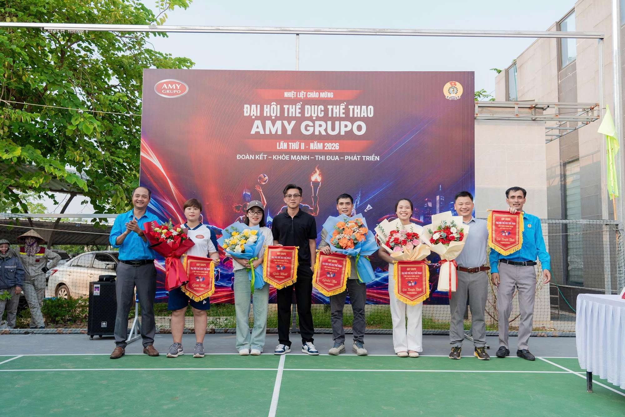 khep-lai-mot-mua-dai-hoi-the-thao-bung-nang-luong-amy-2.jpg