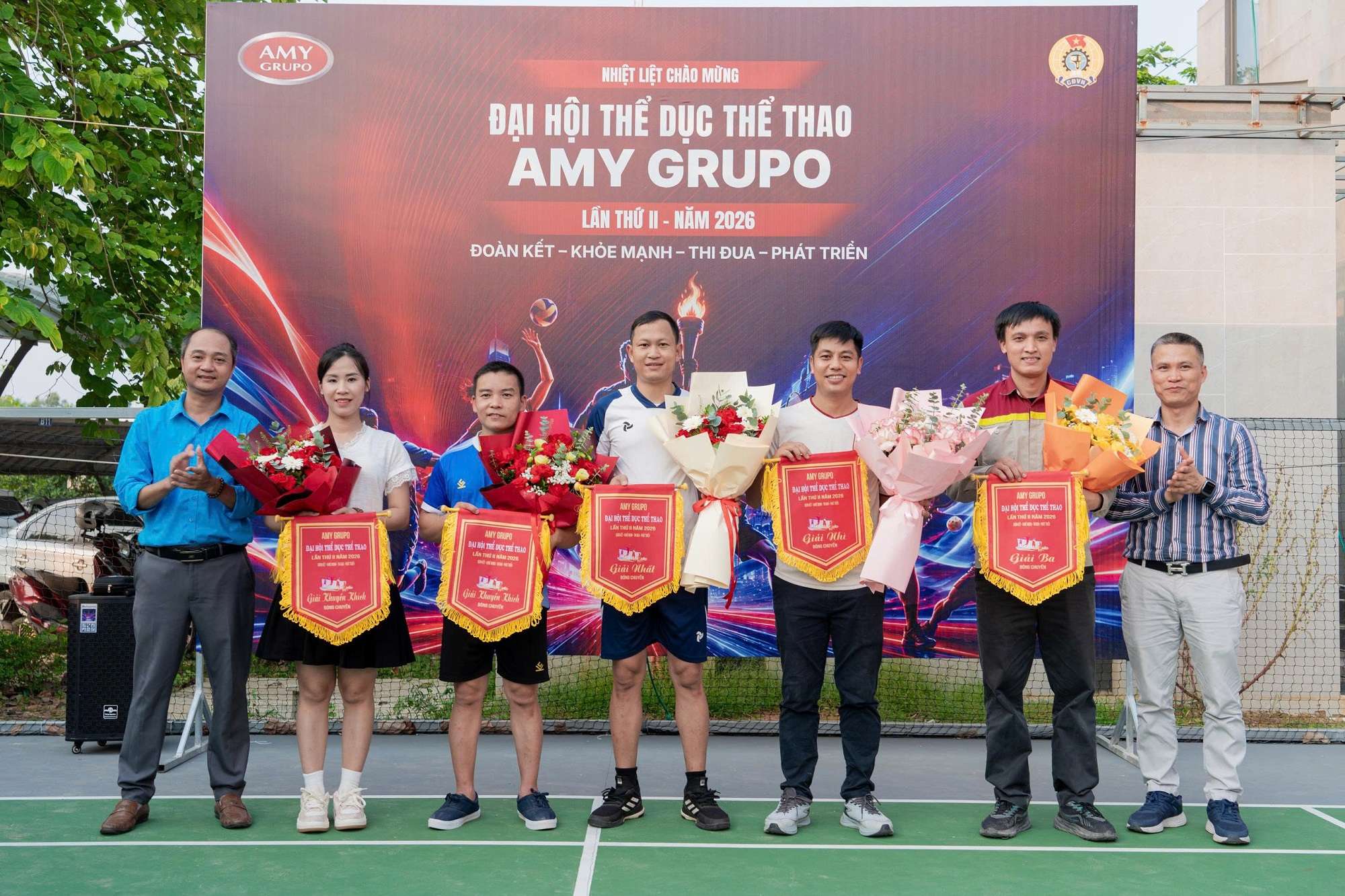 khep-lai-mot-mua-dai-hoi-the-thao-bung-nang-luong-amy-5.jpg
