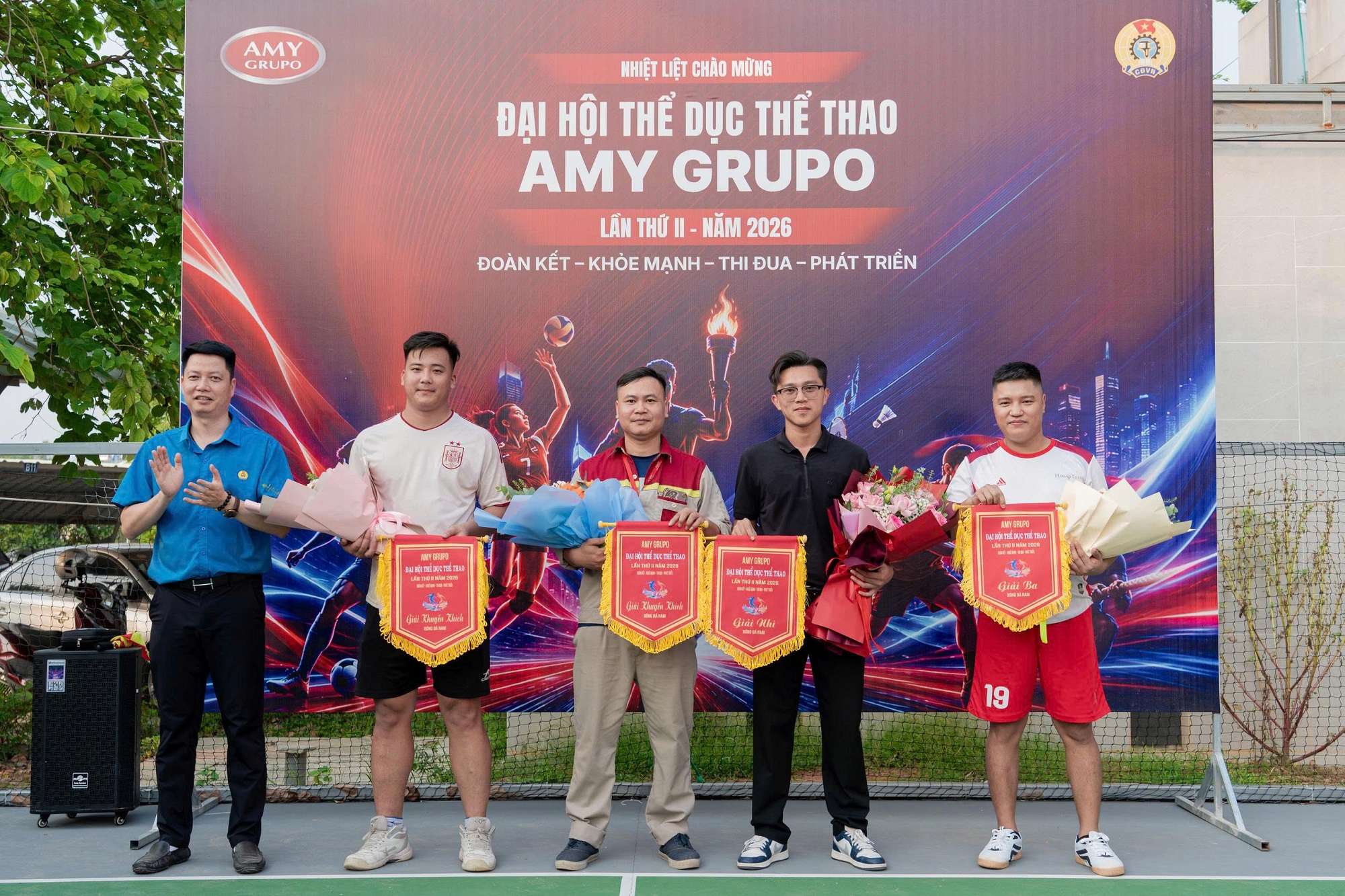 khep-lai-mot-mua-dai-hoi-the-thao-bung-nang-luong-amy-6.jpg