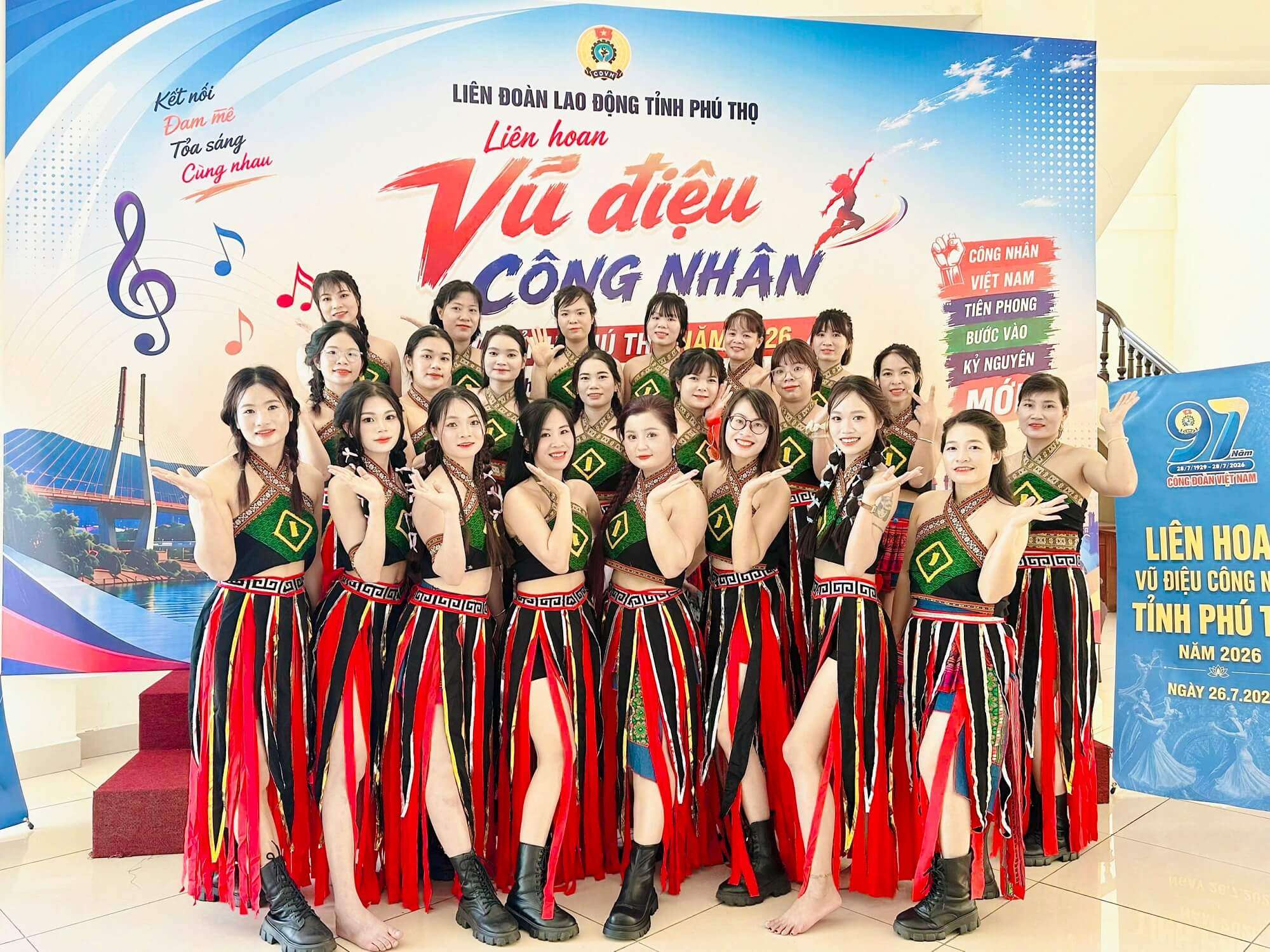 amy-grupo-toa-sang-tai-hoi-thi-an-toan-ve-sinh-vien-gioi-va-lien-hoan-vu-dieu-cong-nhan-tinh-phu-tho-2026-1.jpg