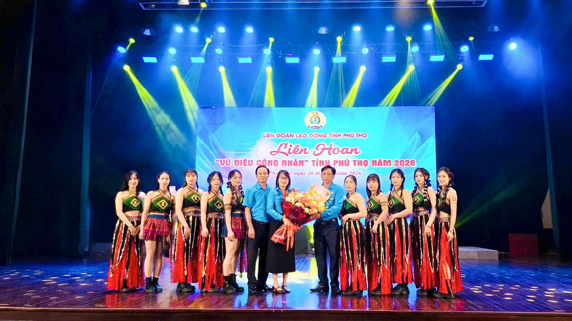 amy-grupo-toa-sang-tai-hoi-thi-an-toan-ve-sinh-vien-gioi-va-lien-hoan-vu-dieu-cong-nhan-tinh-phu-tho-2026-4-1.jpg