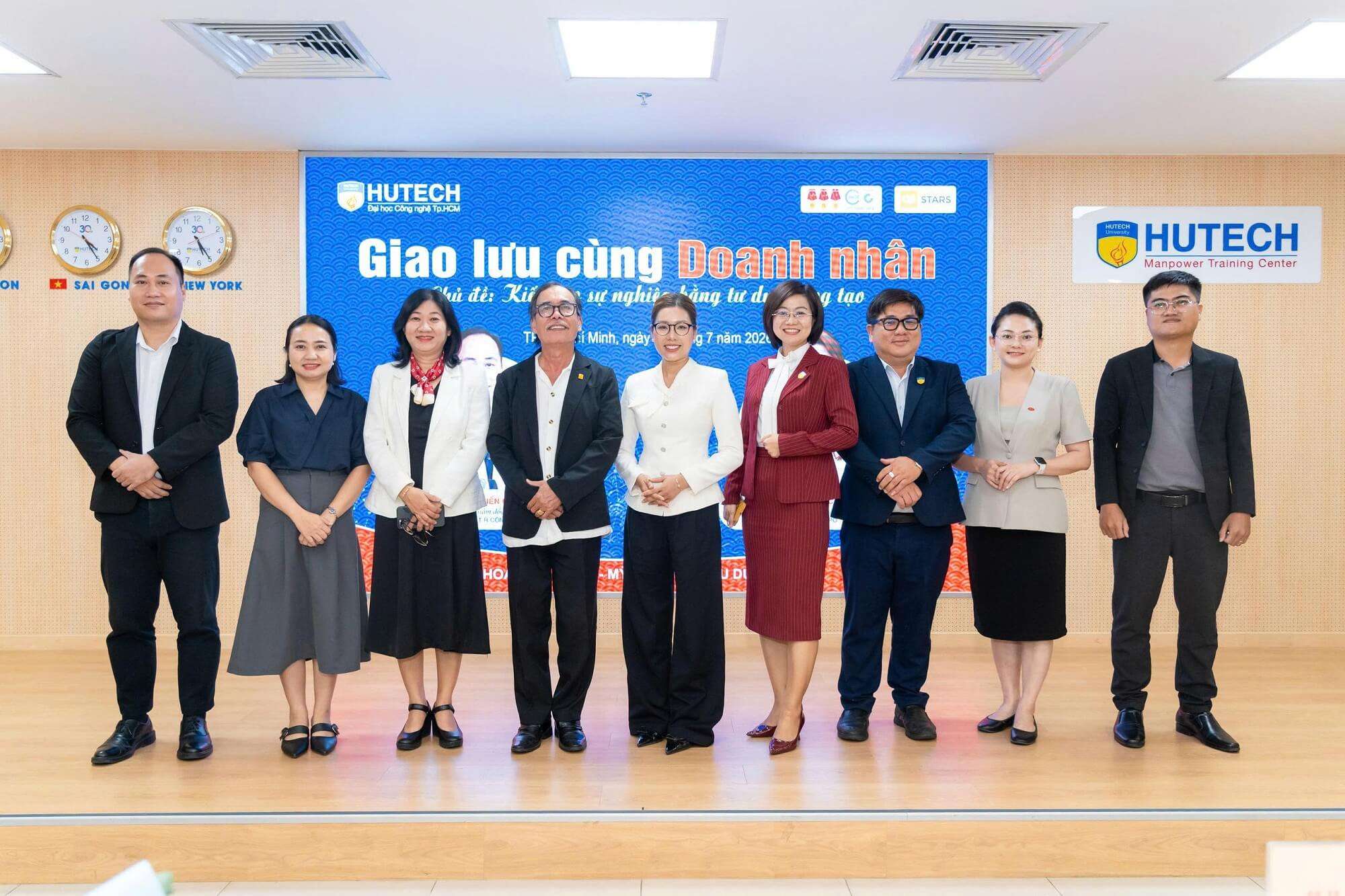 amy-grupo-x-hutech-ky-ket-hop-tac-uom-mam-the-he-thiet-ke-tuong-lai-2.jpg