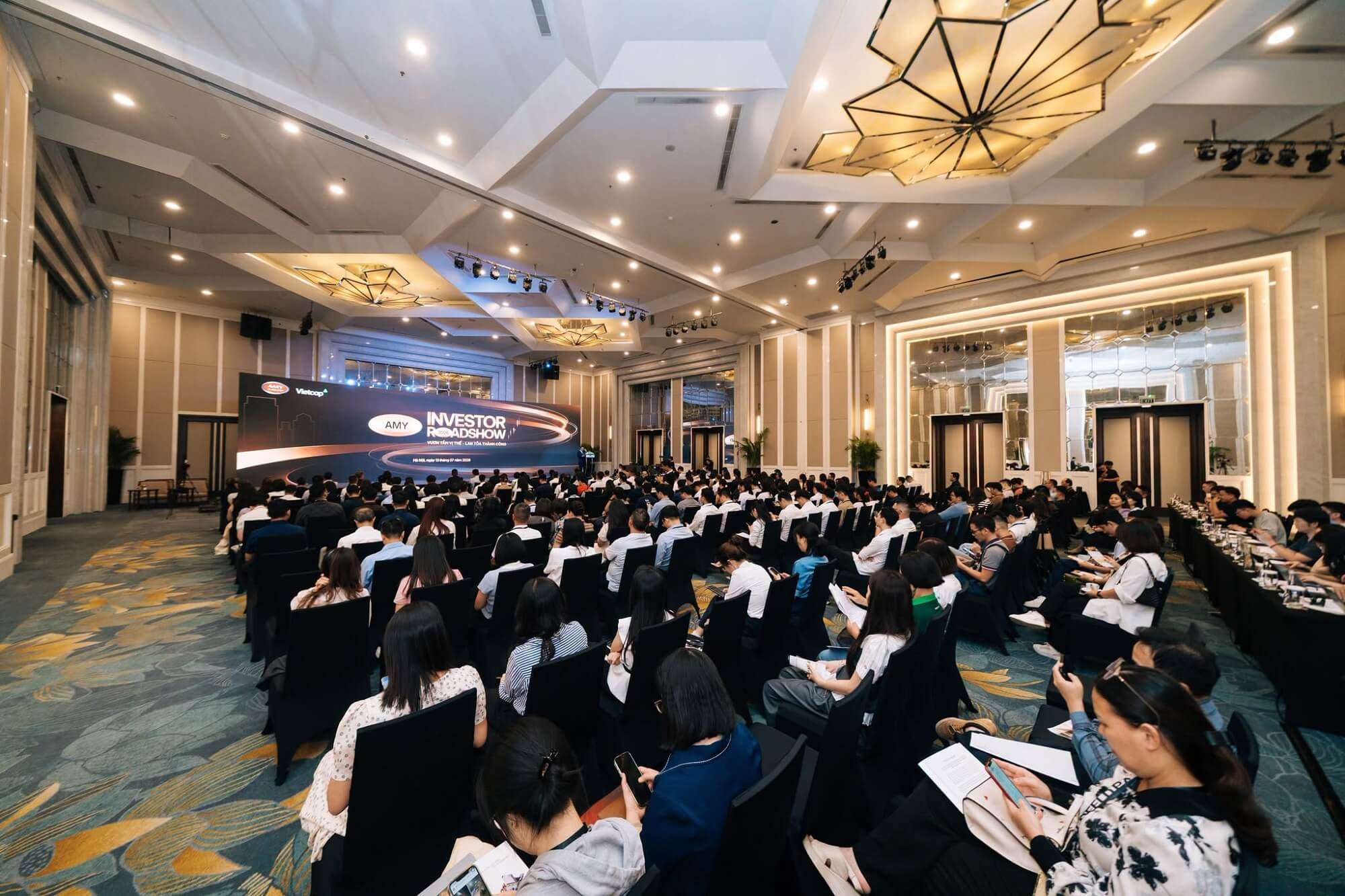 amy-grupo-investor-roadshow-2026-vuon-tam-vi-the-lan-toa-thanh-cong-5.jpg