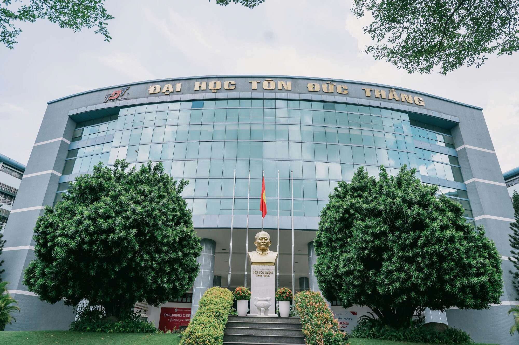 amy-grupo-va-truong-dai-hoc-ton-duc-thang-ky-ket-mou.jpg
