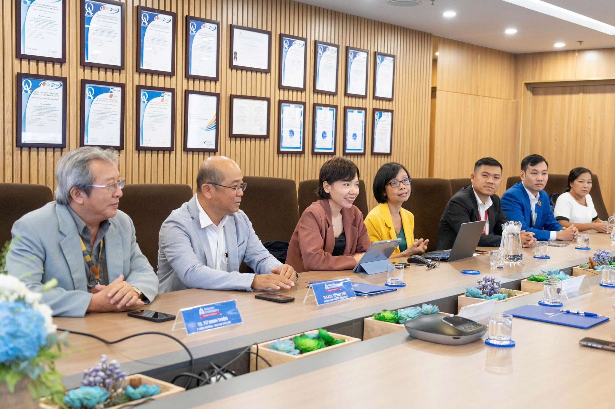 amy-grupo-va-truong-dai-hoc-hoa-sen-uom-mam-tu-duy-thiet-ke-tu-thuc-tien-4.jpg