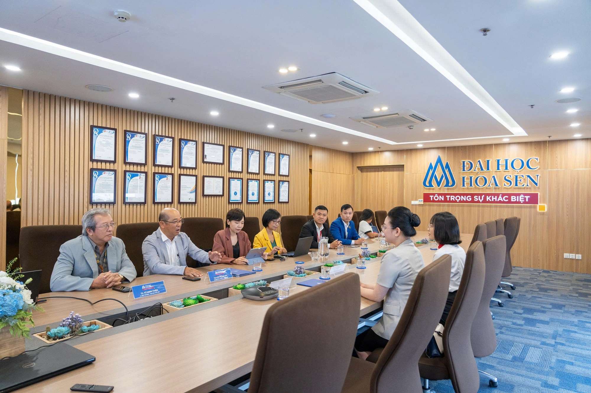 amy-grupo-va-truong-dai-hoc-hoa-sen-uom-mam-tu-duy-thiet-ke-tu-thuc-tien-5.jpg