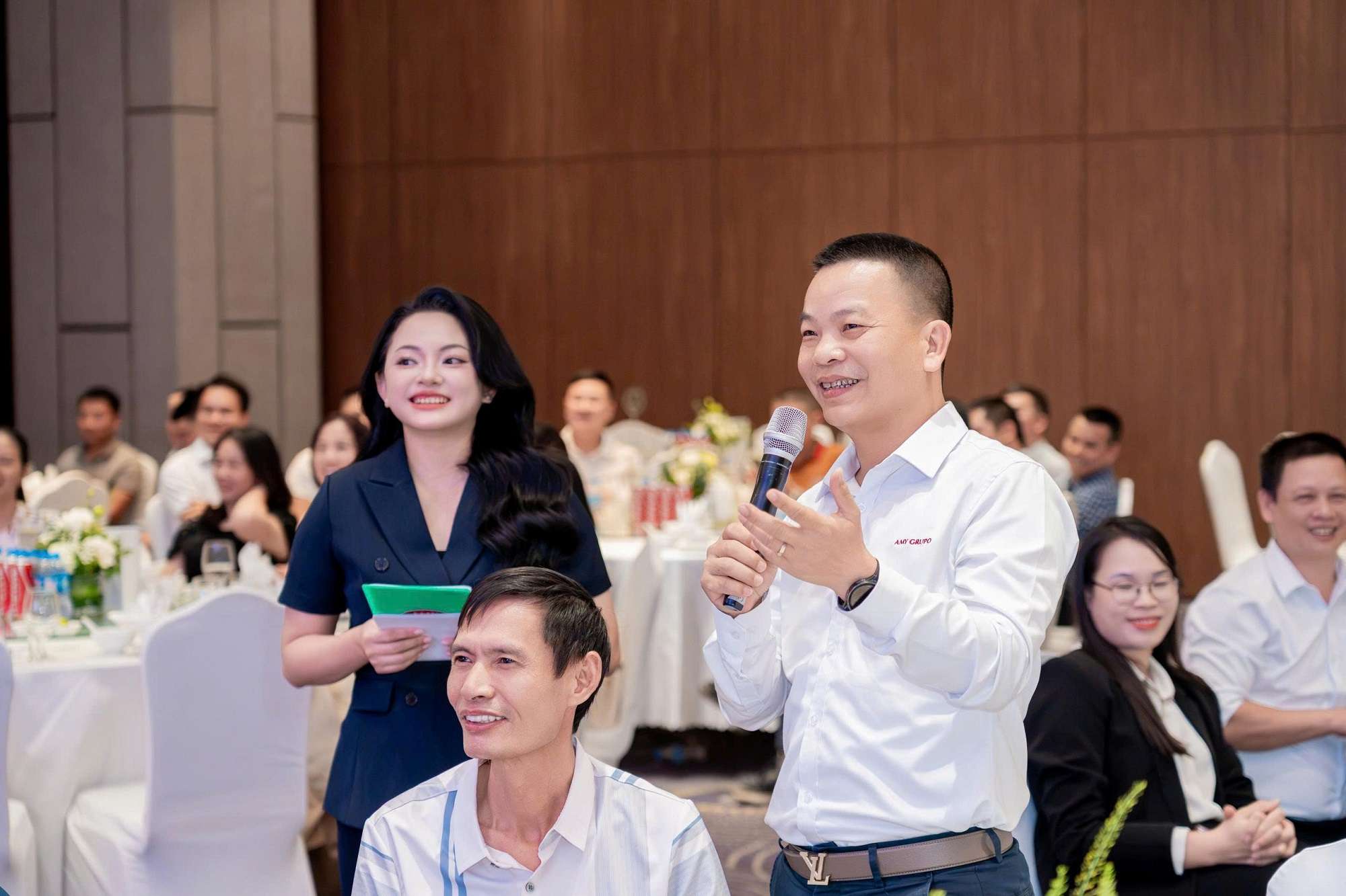 amy-grupo-chuc-mung-ngay-doanh-nhan-viet-nam-13-10-1.jpg