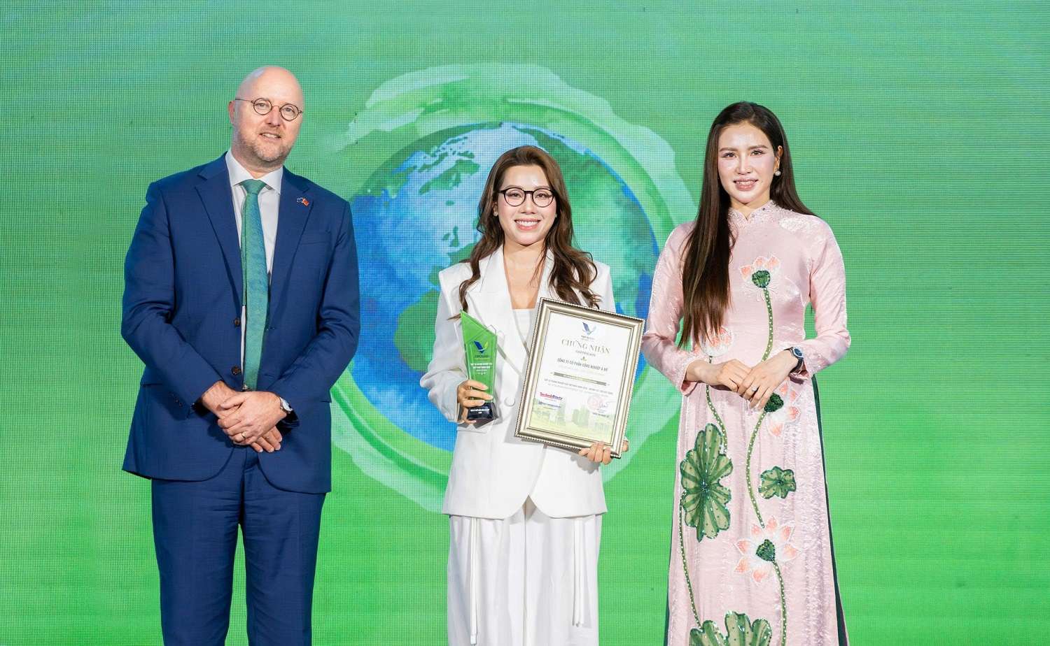amy-grupo-ghi-danh-top-10-doanh-nghiep-esg-viet-nam-xanh-2026-8.jpg