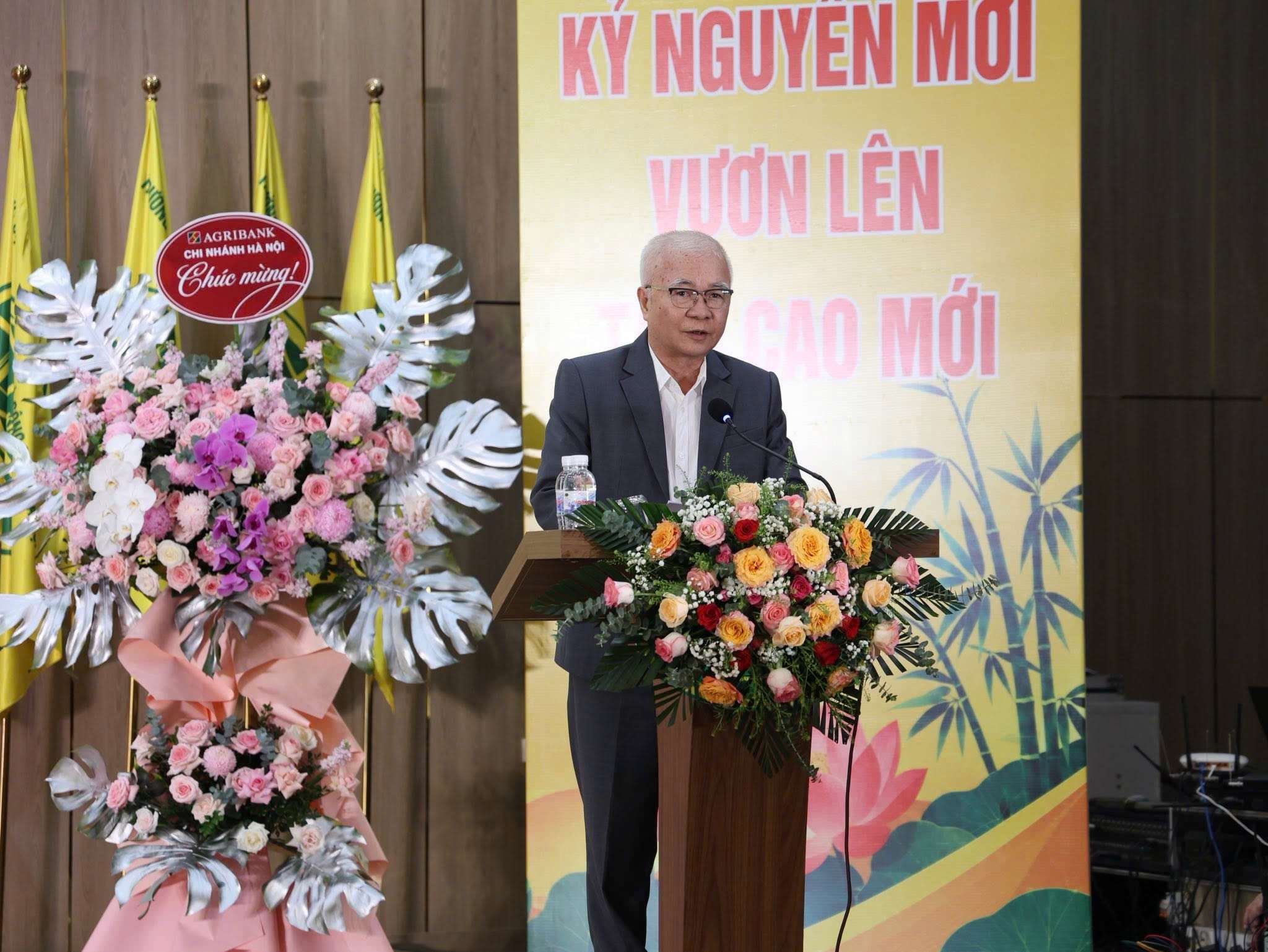 amy-grupo-gui-niem-tin-vao-the-he-tuong-lai-tai-truong-dai-hoc-kinh-doanh-va-cong-nghe-ha-noi-10.jpg