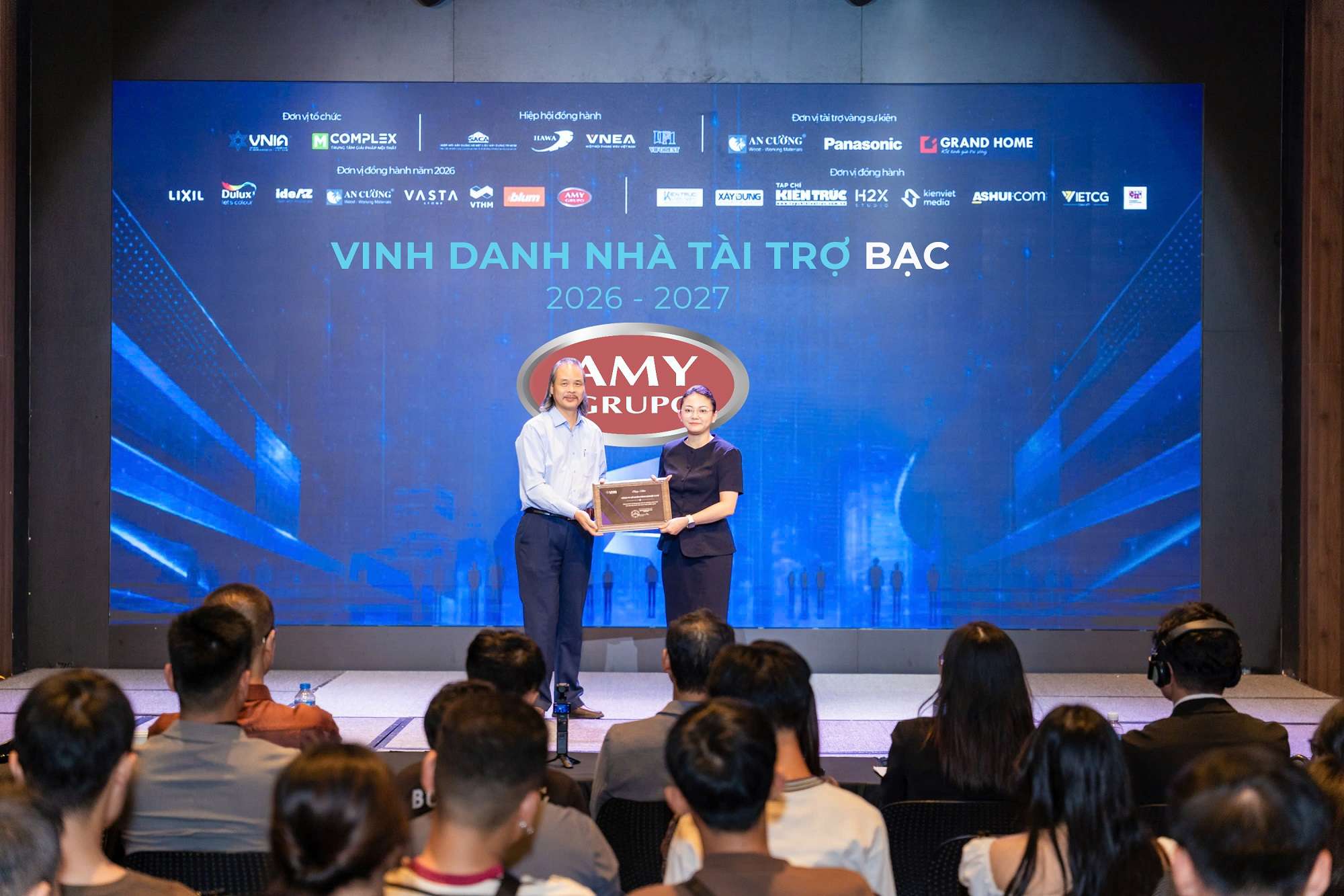 amy-grupo-vnia-design-build-02-khong-gian-thuong-mai-trong-ky-nguyen-trai-nghiem-moi-1.jpg