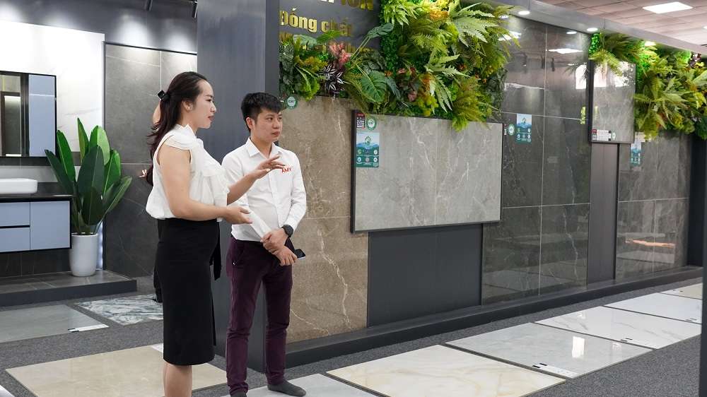 amy-grupo-tham-quan-showroom-npp-hung-yen-npp-ninh-binh-ket-noi-de-phat-trien-5.jpg