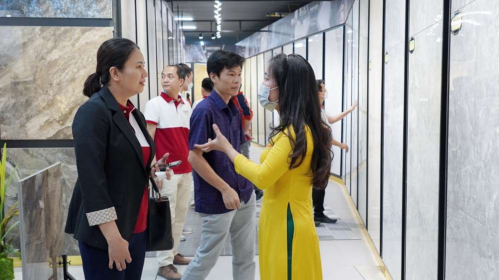 amy-grupo-tham-quan-showroom-npp-hung-yen-npp-ninh-binh-ket-noi-de-phat-trien-8.jpg
