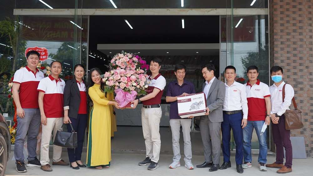 amy-grupo-tham-quan-showroom-npp-hung-yen-npp-ninh-binh-ket-noi-de-phat-trien.jpg