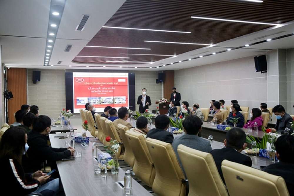amygrupo-ra-mat-thi-truong-ngoi-gom-trang-men-cao-cap-11.jpg