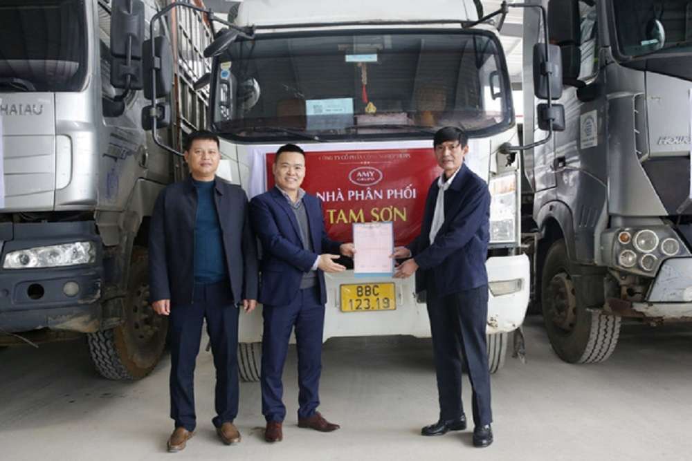 amygrupo-ra-mat-thi-truong-ngoi-gom-trang-men-cao-cap-2.jpg