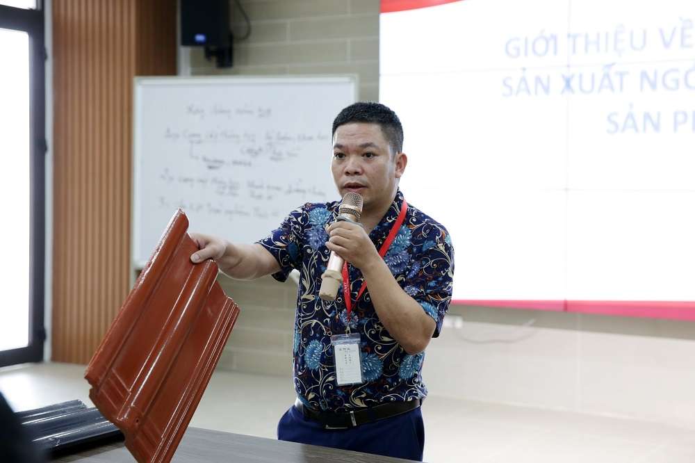 chao-mung-npp-xuan-thanh-npp-minh-phu-du-buoi-dao-tao-tai-amy-grupo-6.jpg