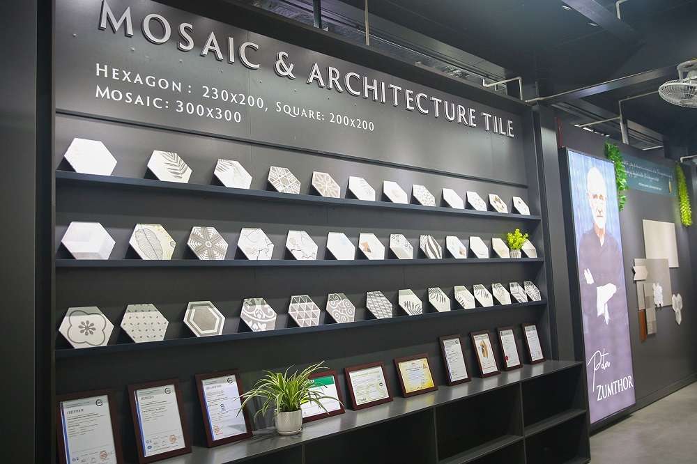 dong-day-xuc-cam-trong-buoi-khai-truong-showroom-amygres-bac-kan-6.jpg