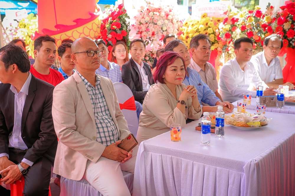 nhung-khoanh-khac-an-tuong-tai-buoi-khai-truong-showroom-amygres-linh-tho-2.jpg
