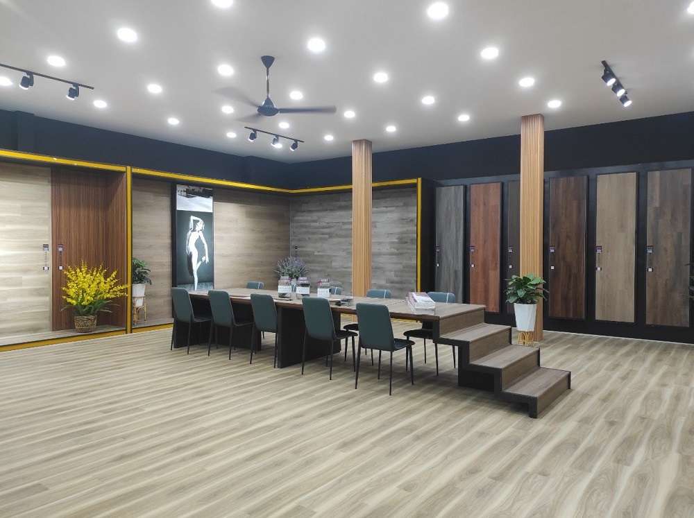 nhung-khoanh-khac-an-tuong-tai-buoi-khai-truong-showroom-amygres-linh-tho-5.jpg