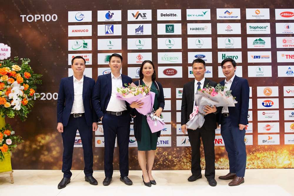 top-100-giai-thuong-sao-vang-dat-viet-nam-2021-goi-ten-amy-grupo.jpg