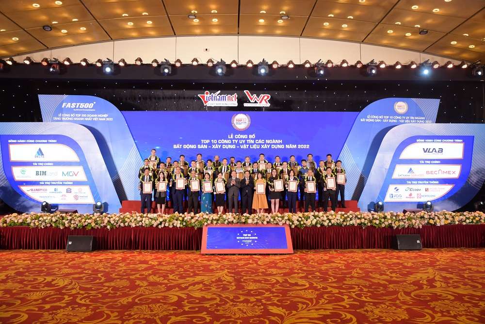 amy-grupo-lot-top-5-cong-ty-vat-lieu-uy-tin-va-top-500-doanh-nghiep-tang-truong-nhanh-nhat-viet-nam-nam-2022.jpeg